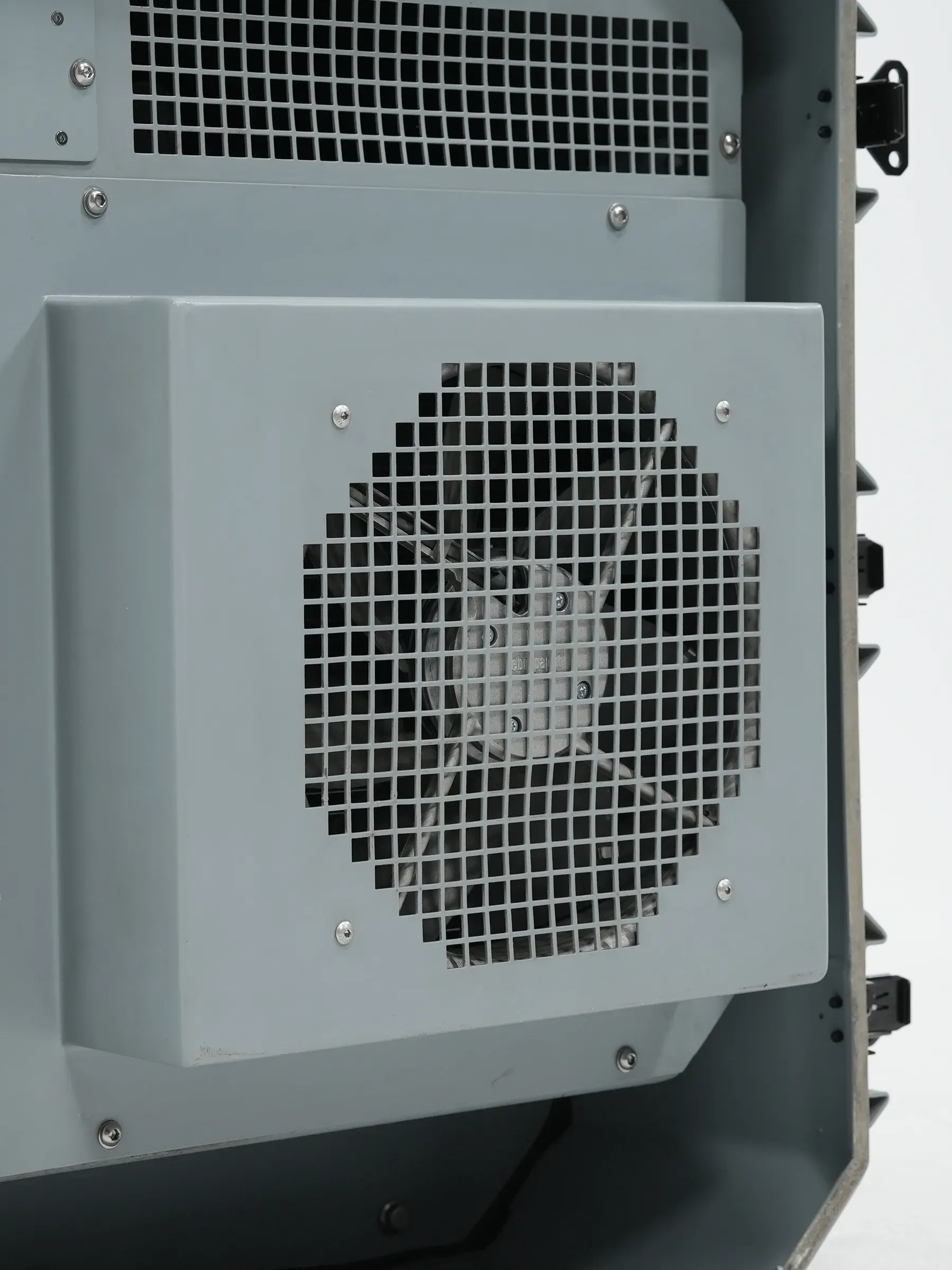 Fan grille of the cooling pack