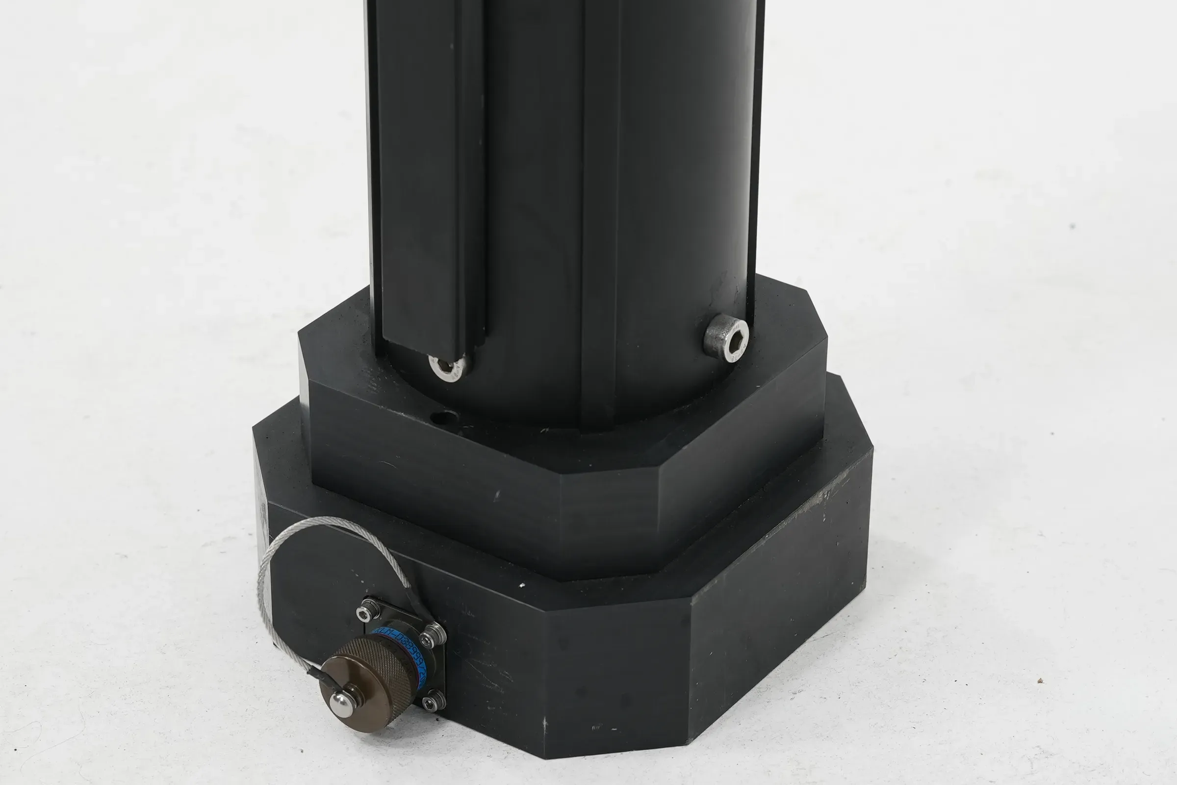 The base plate and the drive motor