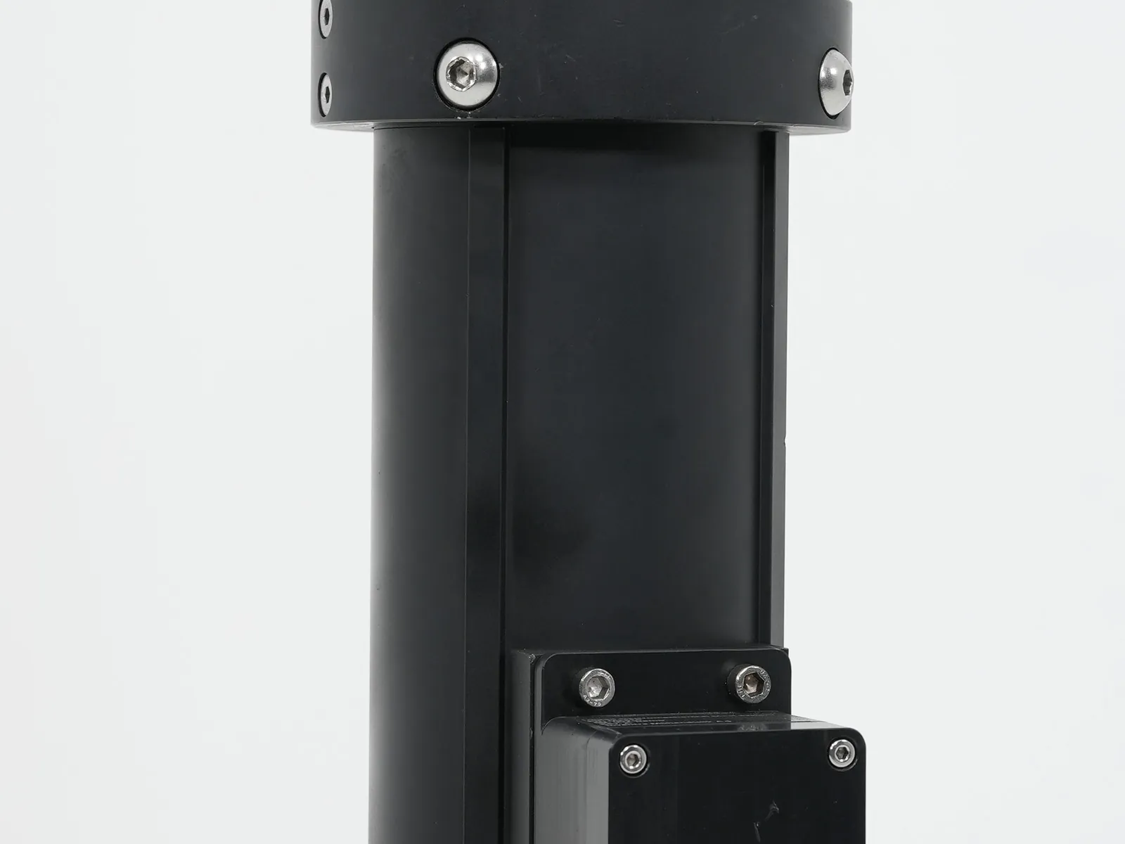 Detail of a section clamp and its locking claws