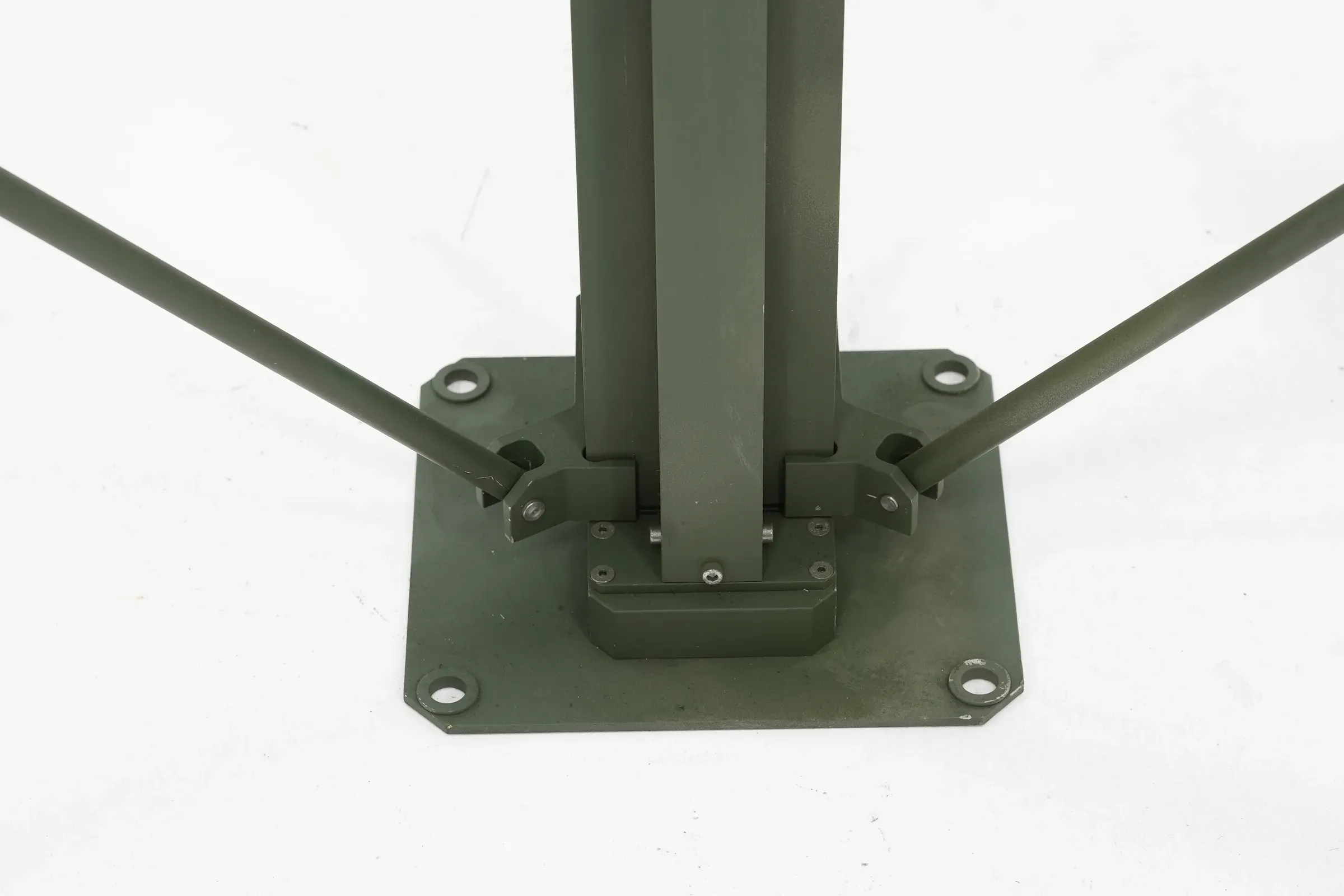 The base plate where the three legs meet