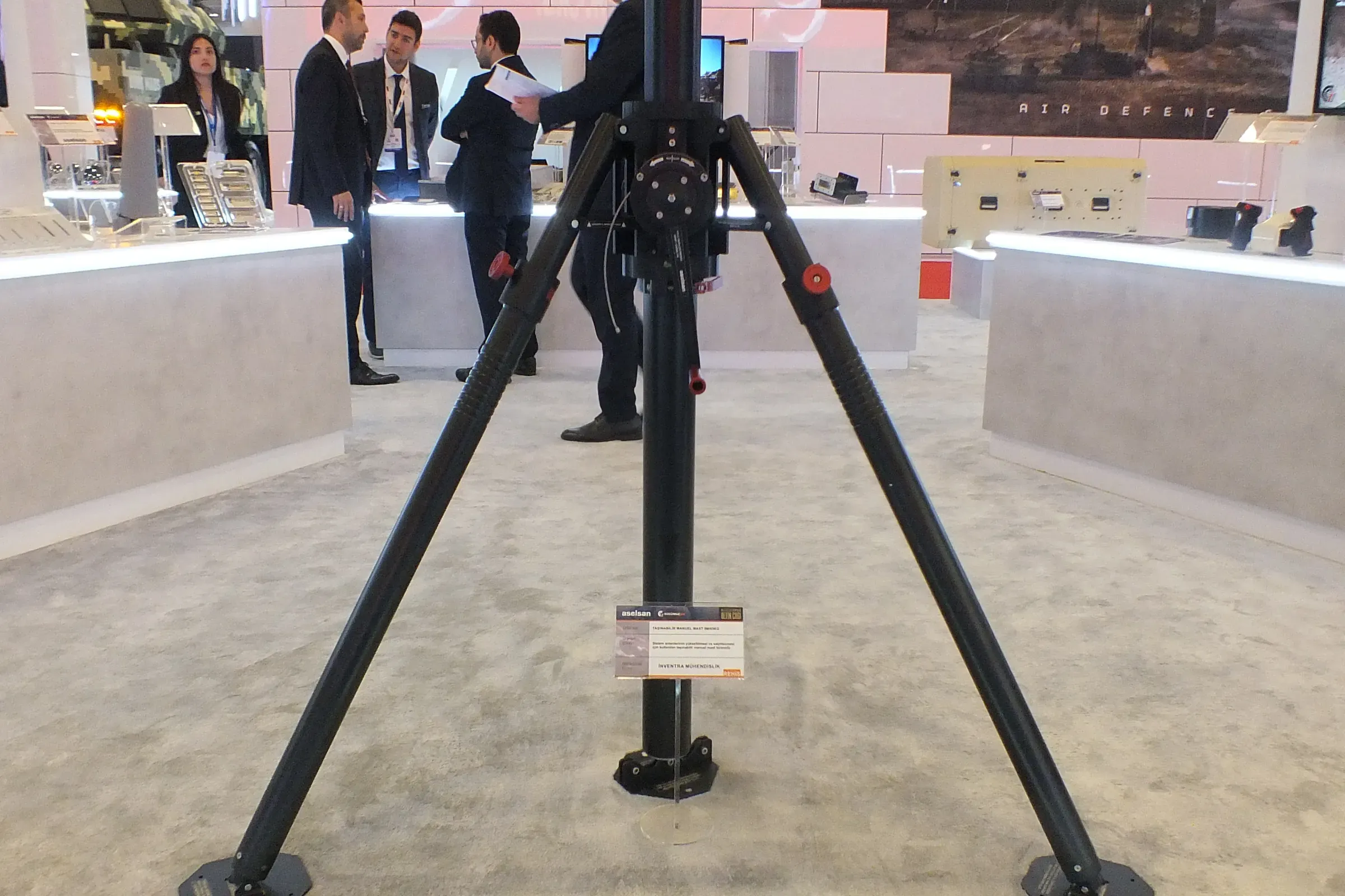 MMT20 on the show floor with its spec card
