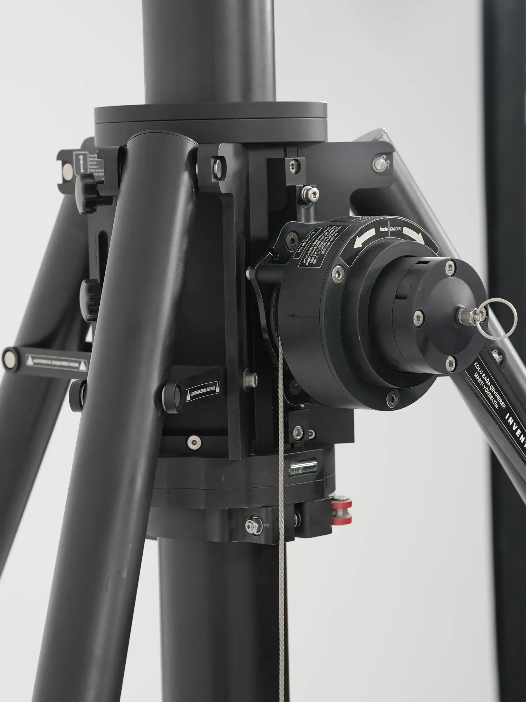 The winch and frame between the legs