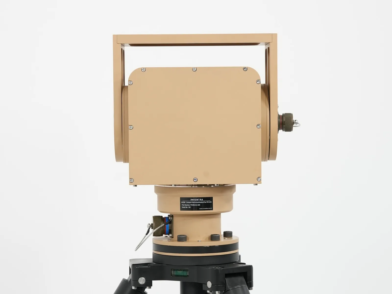 Compact pan-tilt head on, with the identification label on the base visible, plain studio background
