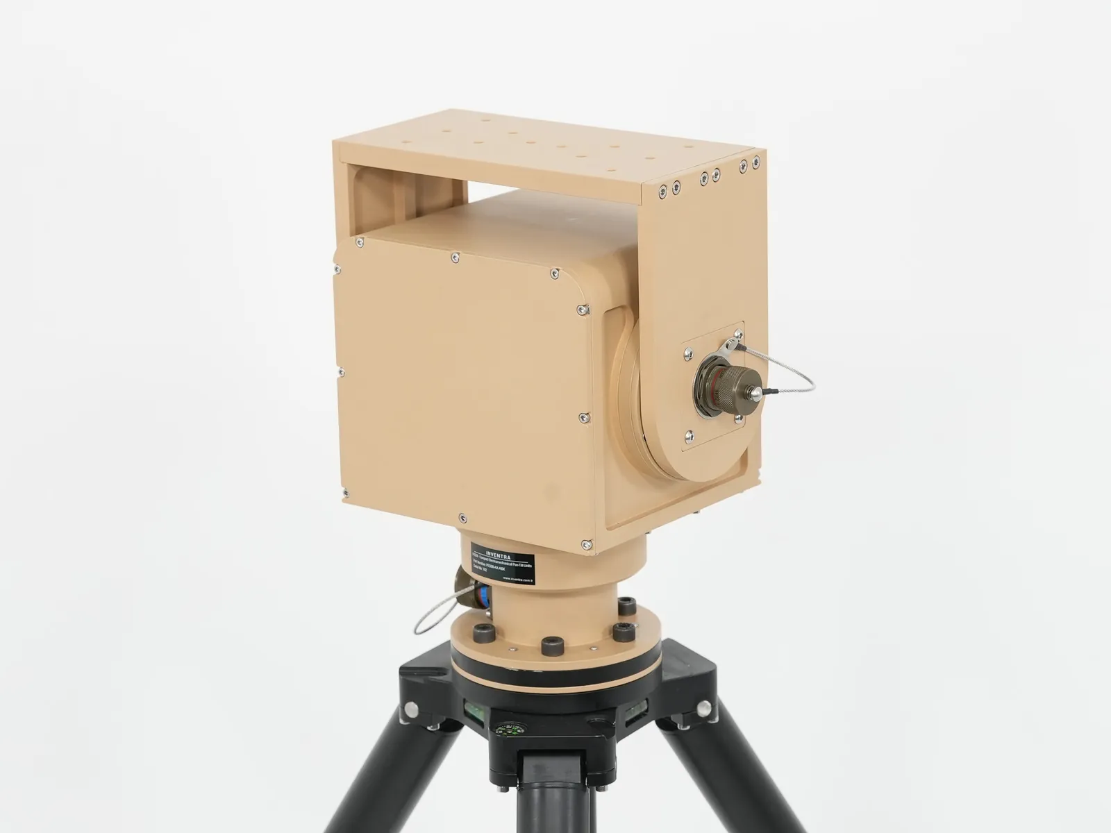 Rear side view with the tripod upper body giving scale