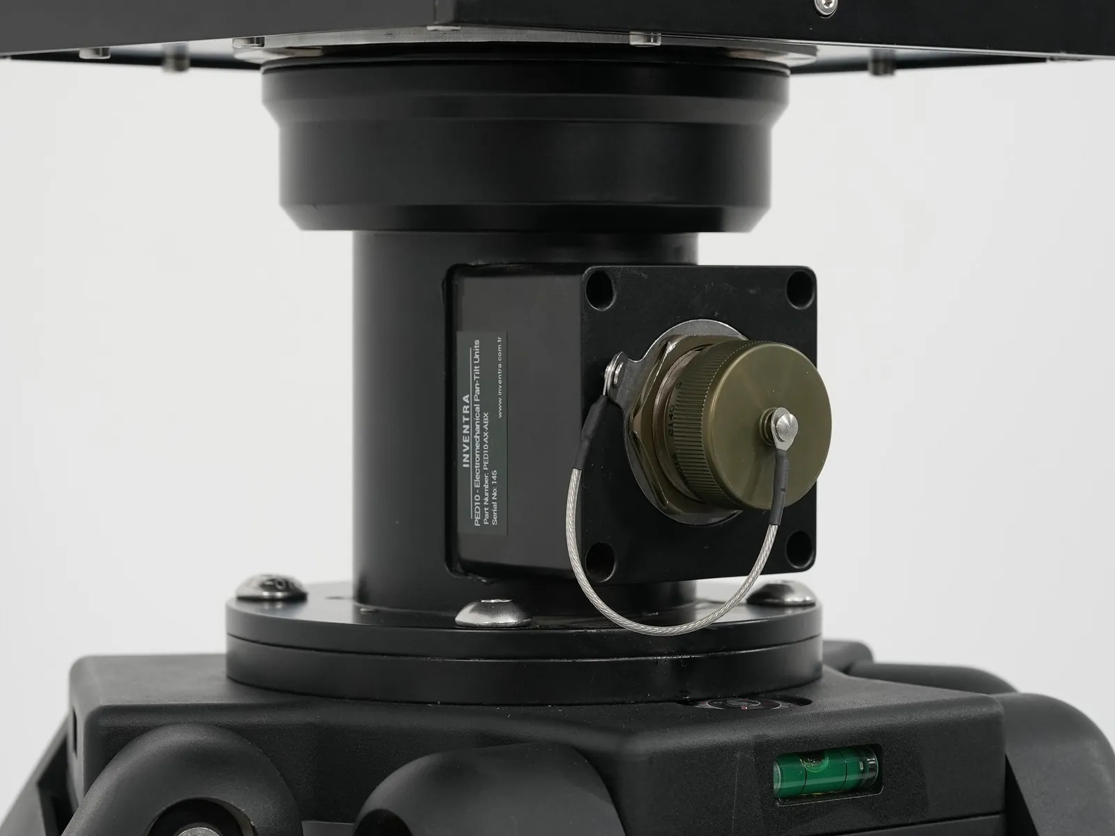 Close view of the body, connector block and identification label