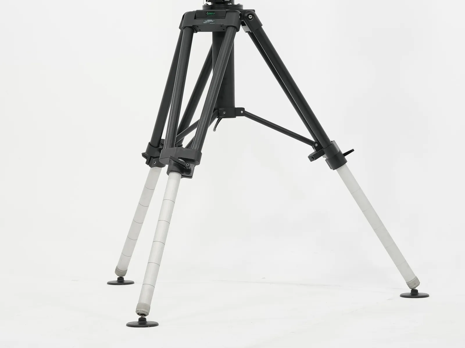 Full system in a vertical frame, giving scale