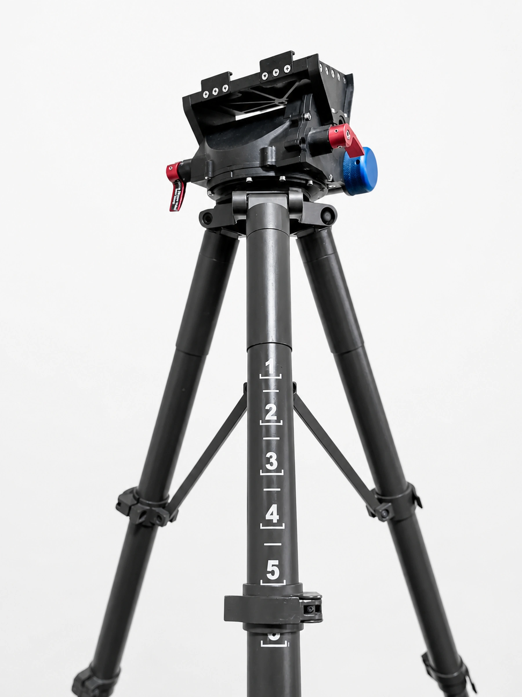 PMD01 squared up on a carbon tripod