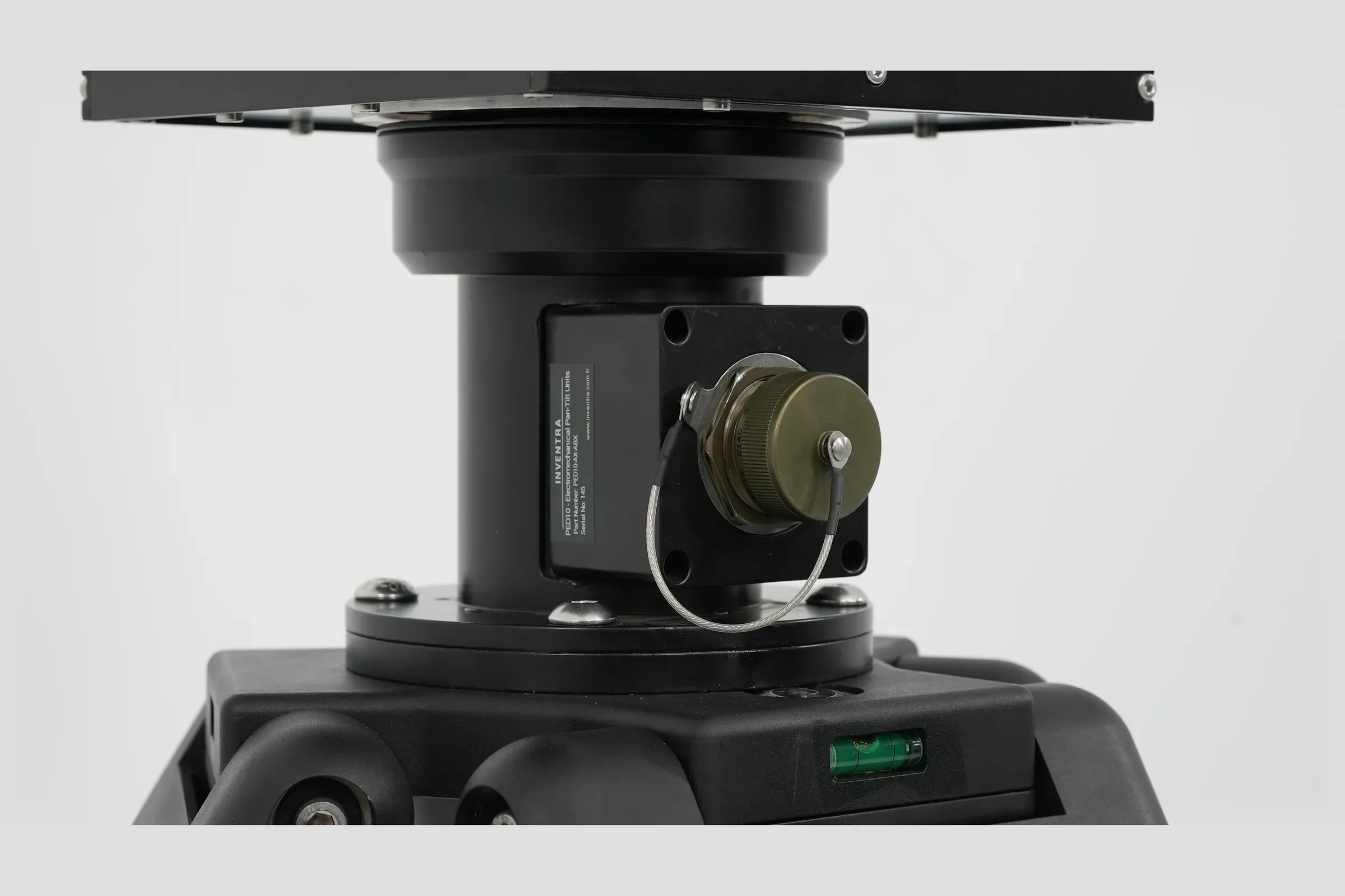 The pan housing and the top plate