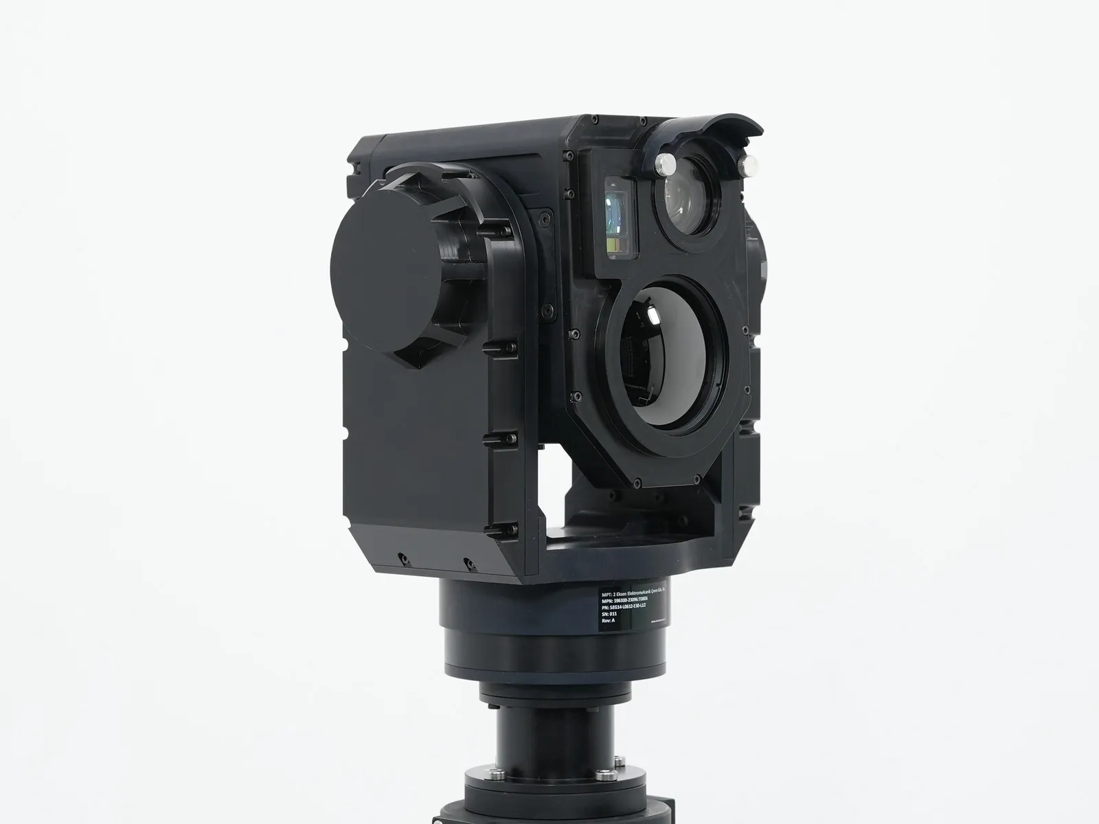 Cleanest product frame in a horizontal format: the thermal objective and the EO channel are sharp