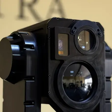 The SEG14 thermal barrel is shown beside the large day objective.