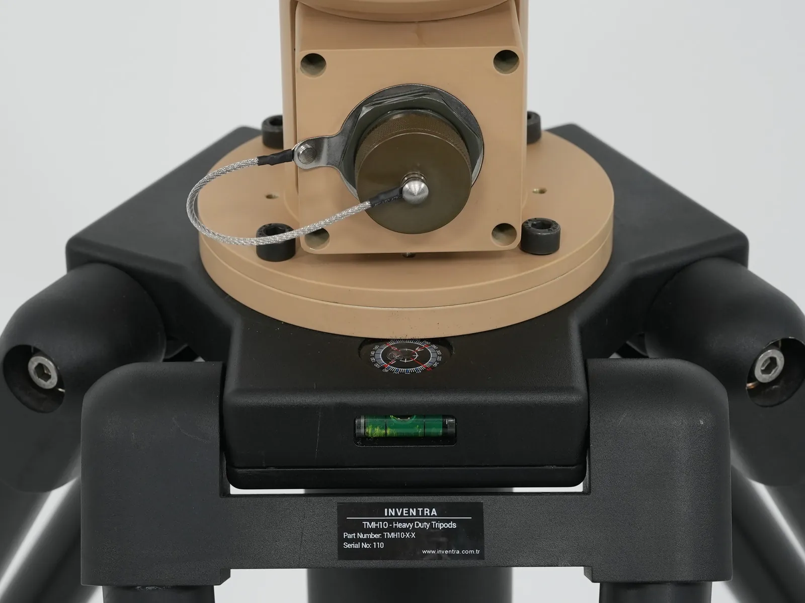 Identification label and the payload mounting interface